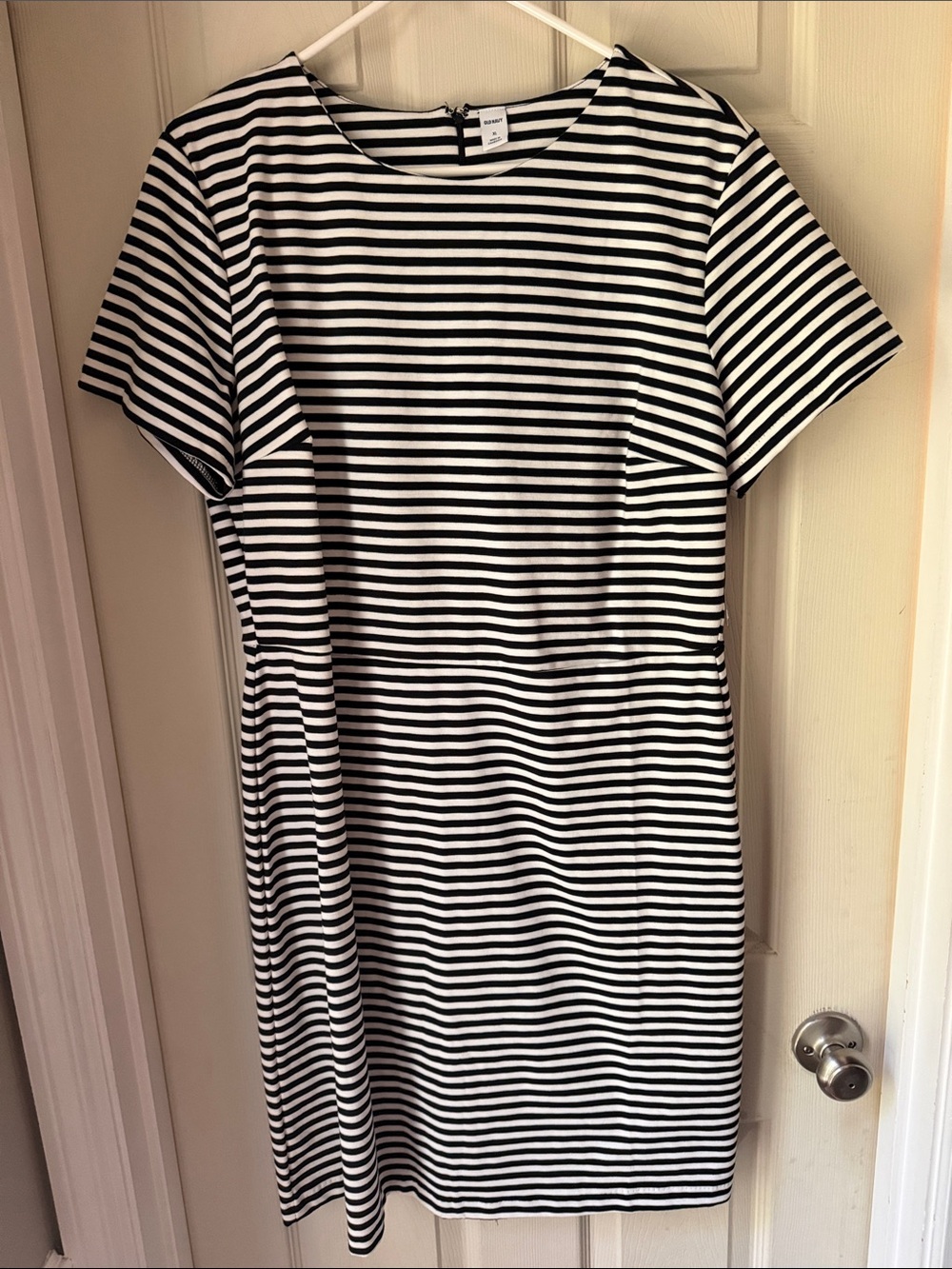 Old Navy Black and White Striped Short-Sleeve Shift Dress